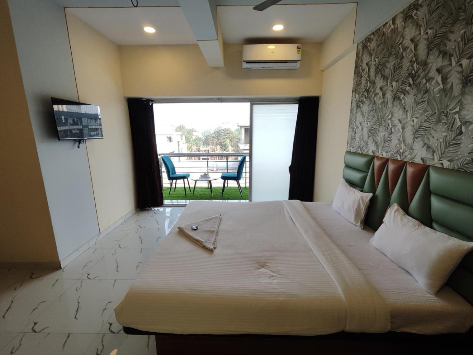 New Balaji Residency By Glitz Hotels Ulhāsnagar Buitenkant foto