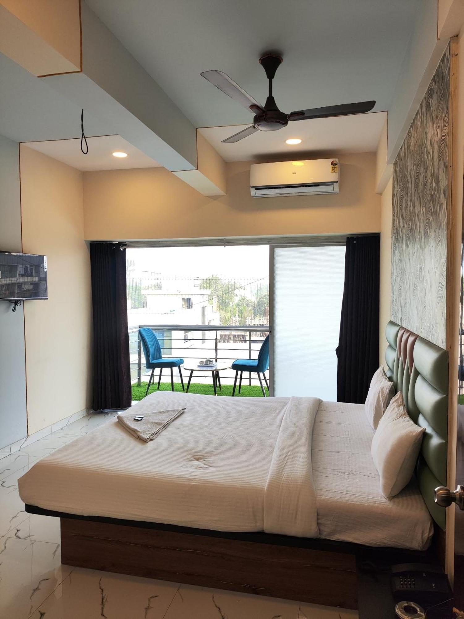 New Balaji Residency By Glitz Hotels Ulhāsnagar Buitenkant foto