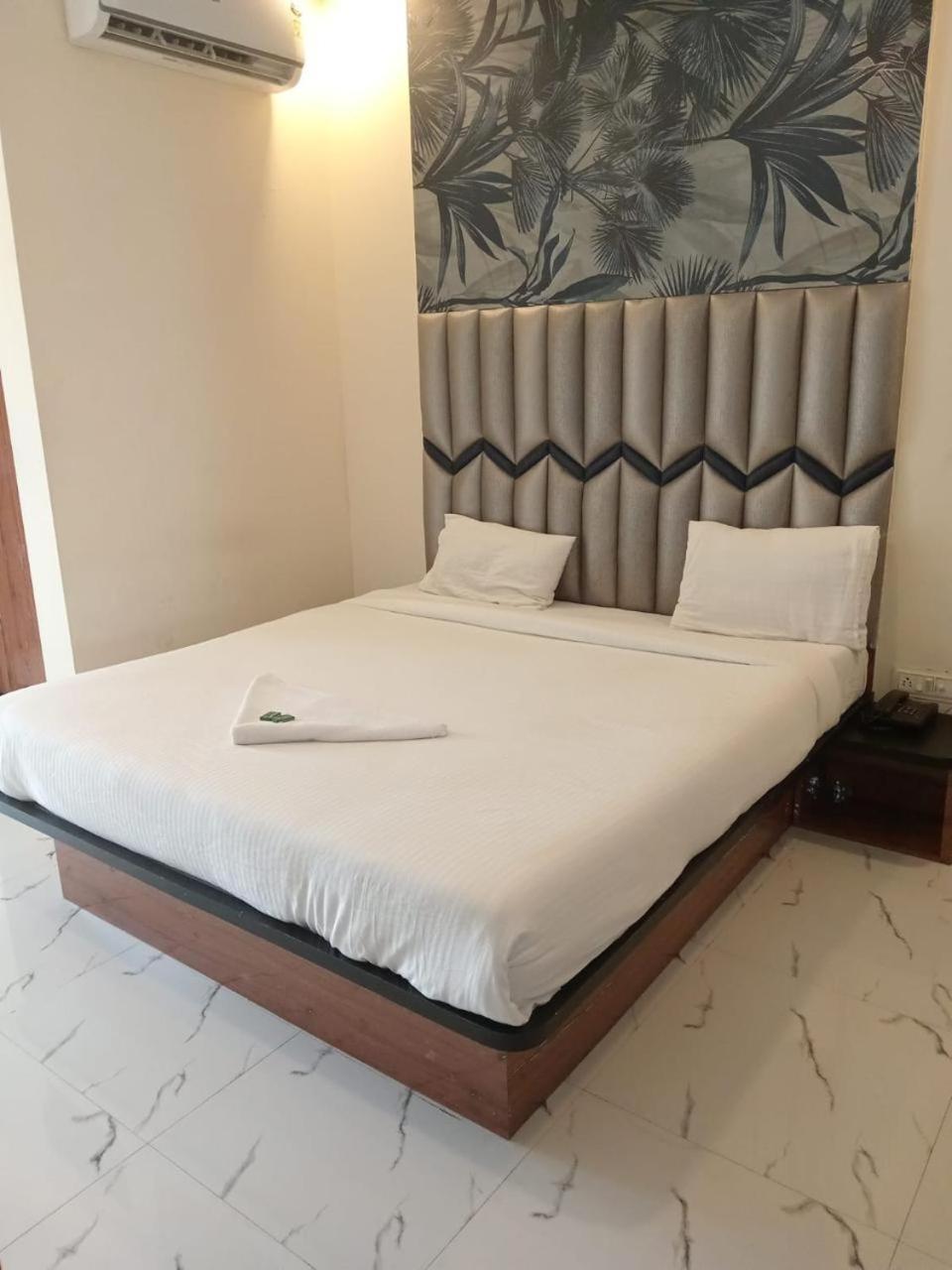New Balaji Residency By Glitz Hotels Ulhāsnagar Buitenkant foto