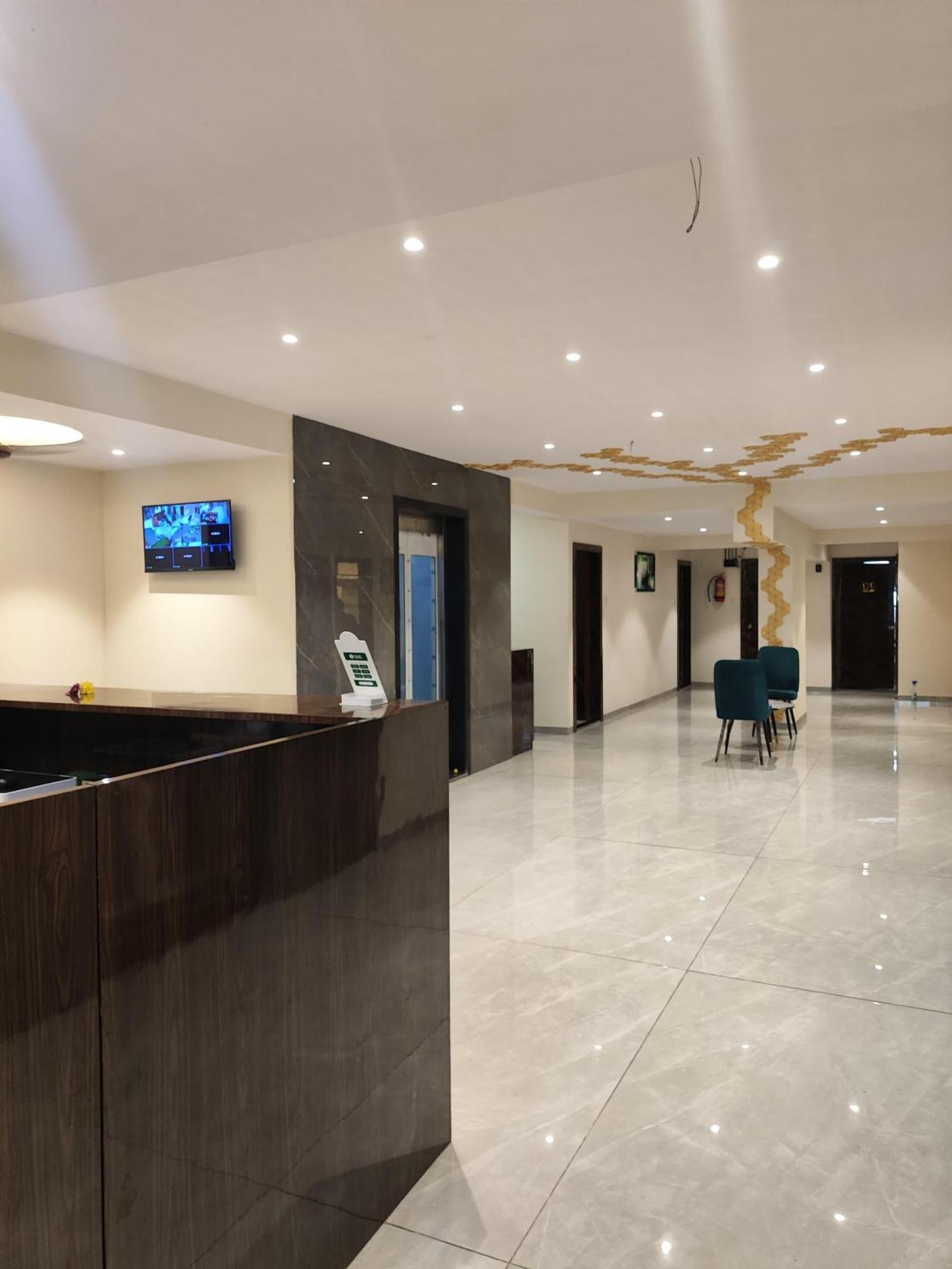 New Balaji Residency By Glitz Hotels Ulhāsnagar Buitenkant foto